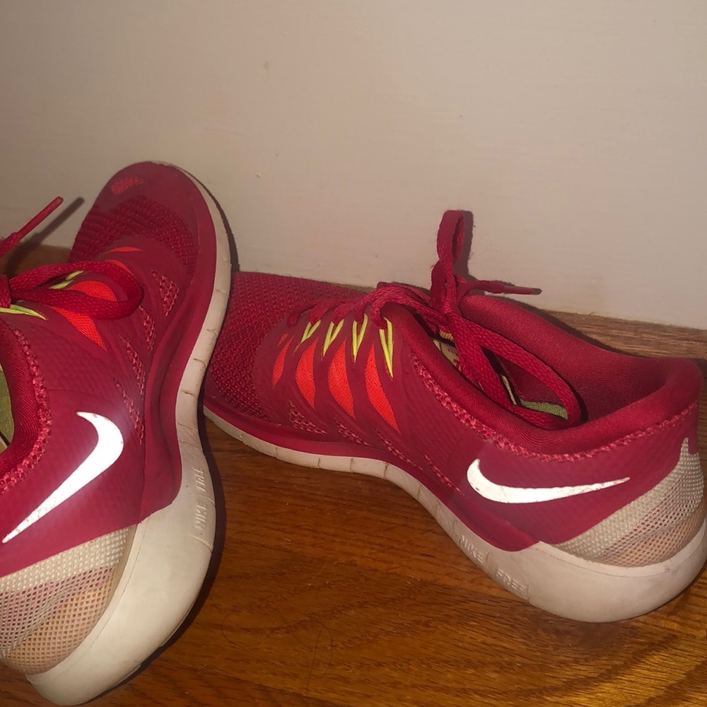Nike Free Run Tennis Shoes